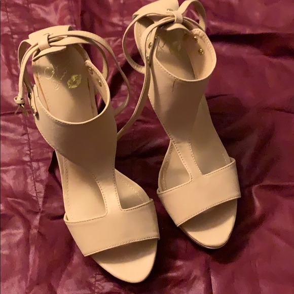 Pumps - Picture 3 of 3